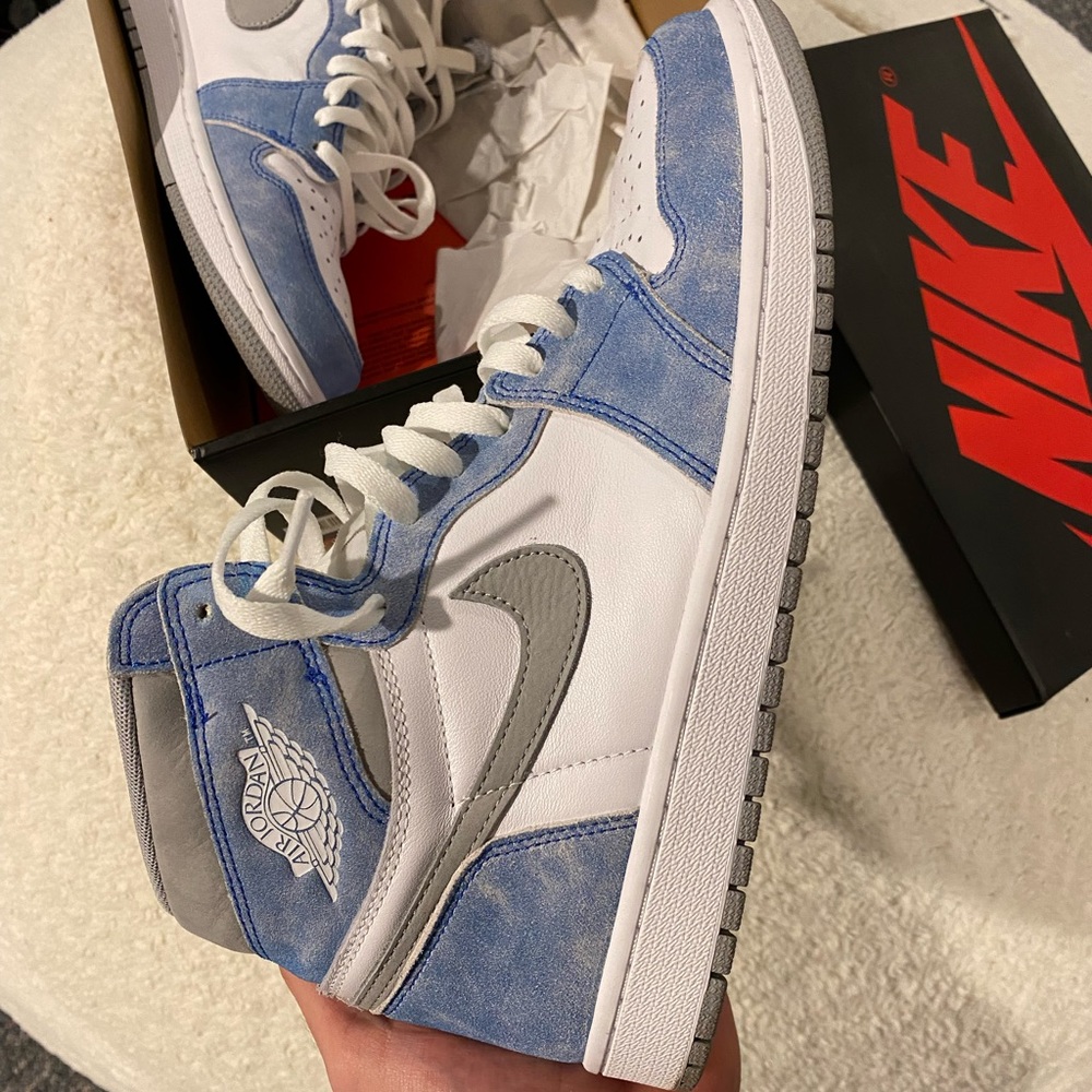 Hyper Royal Air Jordan 1’s Size 11.5